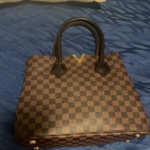 LV purse